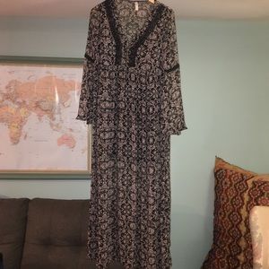 Black and cream patterned bell sleeved maxi dress